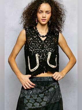 POL Button Down Cropped Crochet Vest with Scalloped Edge